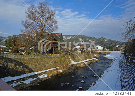飛騨古川　霞橋より本光寺を望む 42232441