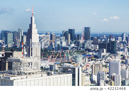 西新宿から見た東京の都市風景 42232468