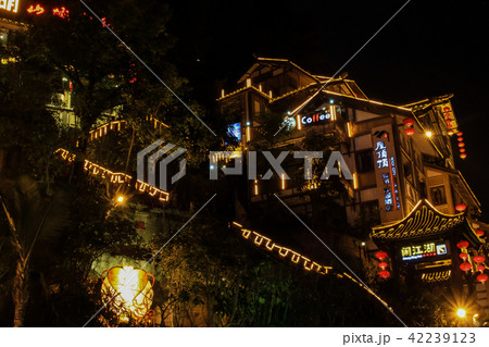 重慶・洪崖洞 42239123