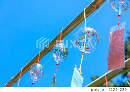 たくさんの風鈴 42244220