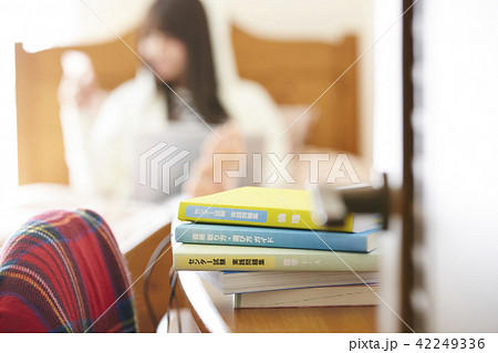 女子高生　リラックス 42249336