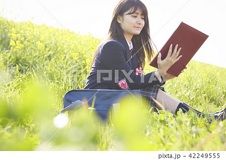 女子高生　卒業 42249555