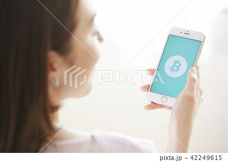 女性 スマートフォン 女性 スマートフォン 42249615