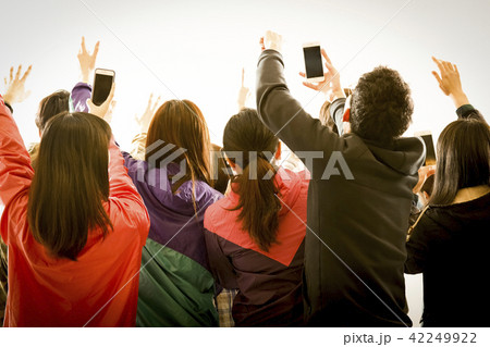 男女　盛り上がる 42249922