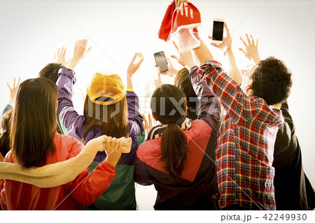 男女　盛り上がる 42249930