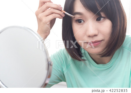 化粧 メイクアップ お化粧 42252835