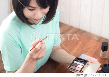 化粧 メイクアップ お化粧 42254954