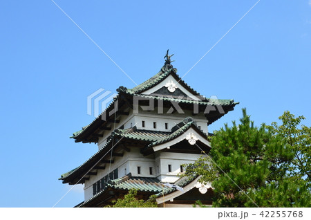 弘前城の天守閣(弘前公園/青森県弘前市) 弘前城の天守閣(弘前公園/青森県弘前市) 42255768