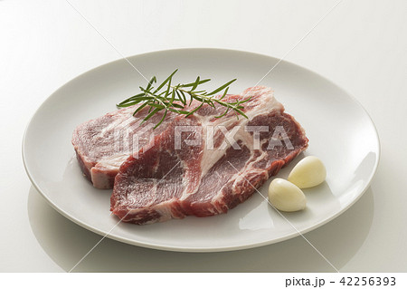 豚肉 42256393