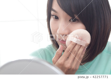 化粧 メイクアップ お化粧 42257771