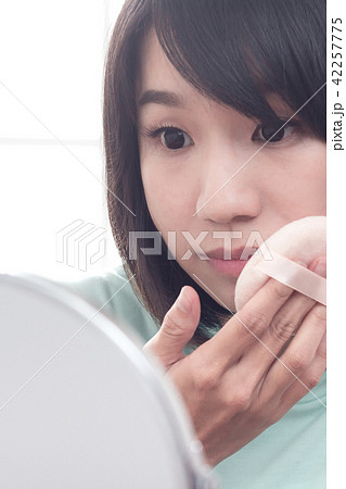 化粧 メイクアップ お化粧 42257775