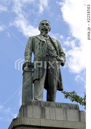 日本の東京都市景観 品川弥二郎像　＝東京都千代田区 42258563