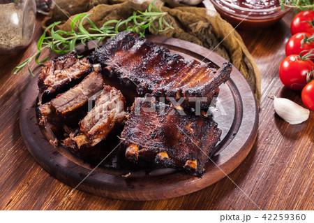 Spicy barbecued pork ribs Spicy barbecued pork ribs 42259360