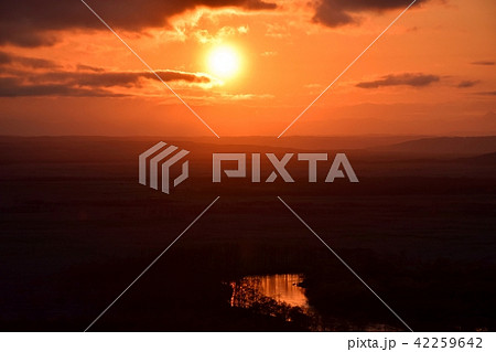釧路湿原 細岡展望台の夕陽 釧路湿原 細岡展望台の夕陽 42259642