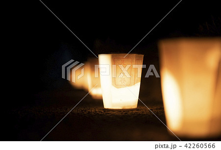 ろうそくの光 42260566