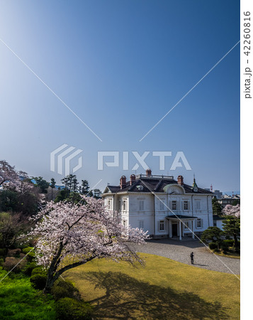 春は桜、秋は紅葉の名所として有名な歴史的建造物の仁風閣　映画のロケ地としても有名（るろうに剣心） 42260816