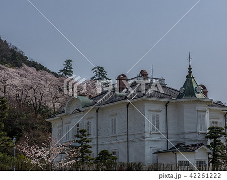春は桜、秋は紅葉の名所として有名な歴史的建造物の仁風閣　映画のロケ地としても有名（るろうに剣心） 42261222