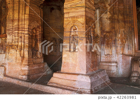 Cave 4 : Jaina Tirthankara images Badami caves 42263981