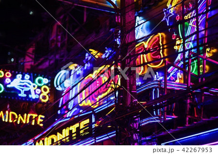 タイ　バンコク　リゾート　夏休み　観光　風俗　ソイカーボーイ　売春　買春　スクンビット　ゴーゴーバー 42267953