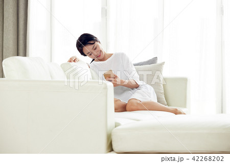 女性 女 女の子 42268202