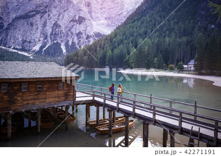 lago di Braies lago di Braies 42271191