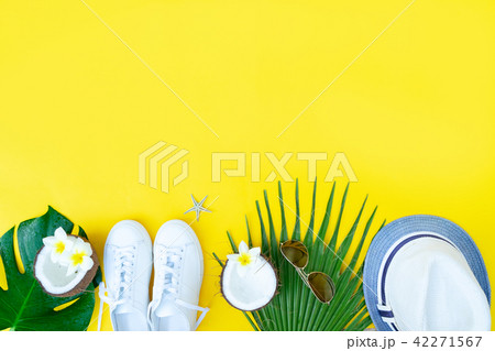 Summer flat lay scenery 42271567