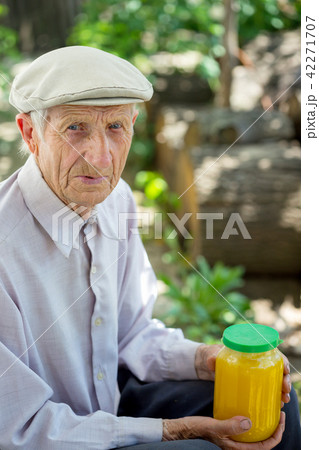senior man 42271707