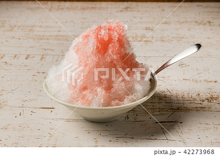 アジアのかき氷　Shaved ice that Asian fruit 42273968