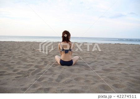 浜, 女性, 海, サマータイム, 海, 水, 砂, 若い, 水着, 美しさ, 美しい, 惰性で進む 浜, 女性, 海, サマータイム, 海, 水, 砂, 若い, 水着, 美しさ, 美しい, 惰性で進む 42274511