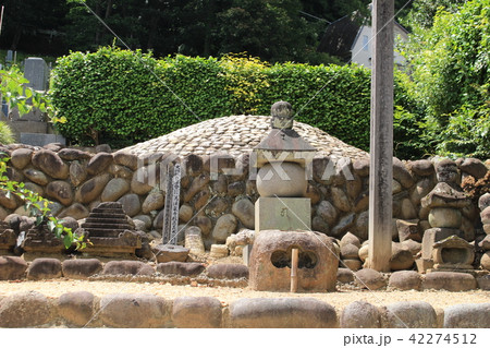 足利氏ゆかりの寺院・法楽寺(足利義氏墓所) 足利氏ゆかりの寺院・法楽寺(足利義氏墓所) 42274512
