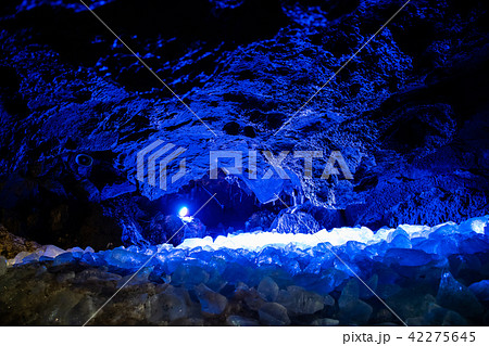富士山　鳴沢氷穴 内部の氷  42275645