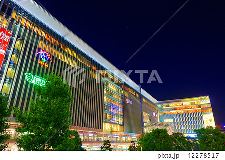 夜の福岡市博多駅周辺 博多駅を撮影の写真素材