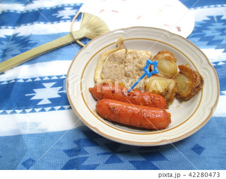 簡単おつまみ3品(ウインナー、豚焼肉、ホタテのバター醤油炒め) 42280473