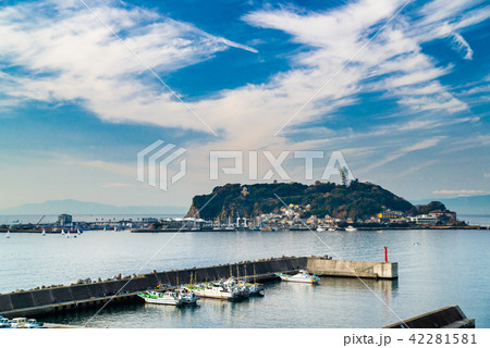 江ノ島と腰越漁港 江ノ島と腰越漁港 42281581