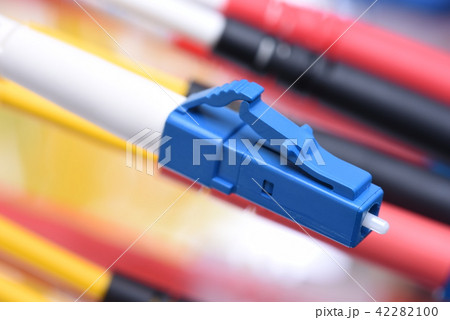 Fiber optic cable plug type LC, close up 42282100
