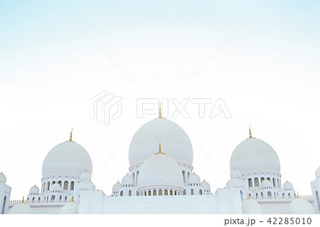 Sheikh Zayed Mosque in the evening. UAE 42285010