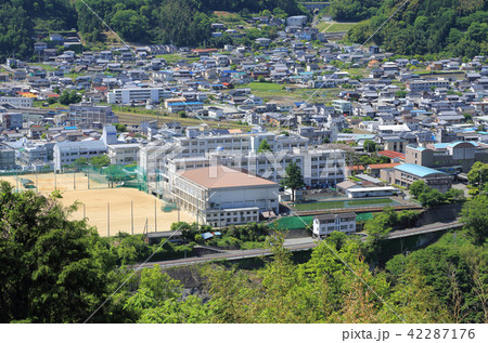 三好市池田町の街並み、池田高校と国道32号線 42287176