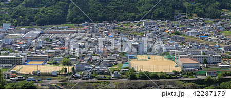 三好市池田町中心部の街並み 阿波池田駅 県立池田高校 市立池田中学校の写真素材