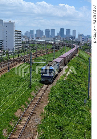 北方貨物線を行くEF210-309コンテナ貨物列車 42287367