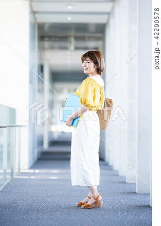 カジュアルビジネス 女性 カジュアルビジネス 女性 42290578