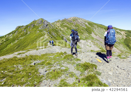 悪沢岳山頂を目指す 42294561
