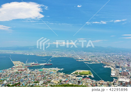 北海道　青空の函館 42295896