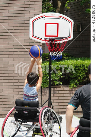 車いすバスケットボール 42298675
