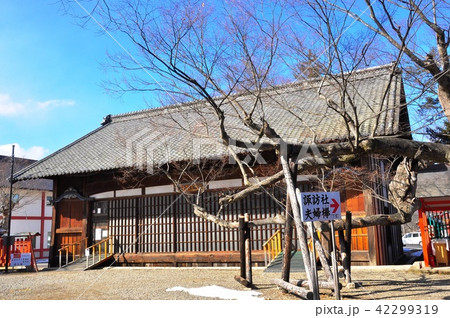 式内大社　生島足島神社境内の歌舞伎舞台 42299319