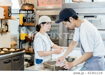 パン屋さん パン屋さん 42301119