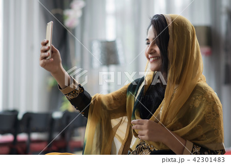 Portrait of beautiful woman arabic style. 42301483