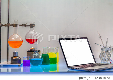 scientist work on computer in lab with copy space 42301678