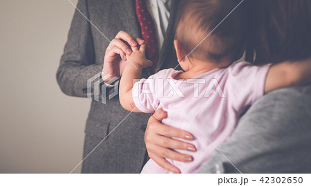 赤ちゃん 42302650