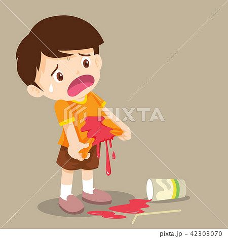 The boy are stained at the shirt 42303070