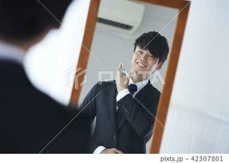 ビジネスマン 香水 身だしなみ ビジネスマン 香水 身だしなみ 42307801